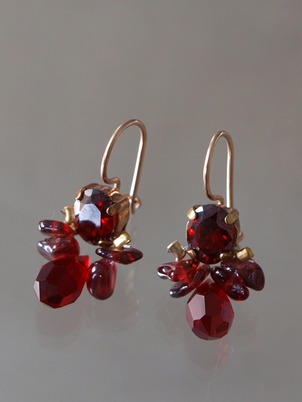 earrings Bee dark red crystal and garnet