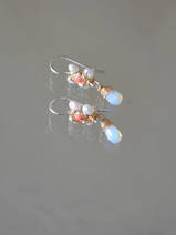 boucles d'oreilles Jasmine mini, corail et perles