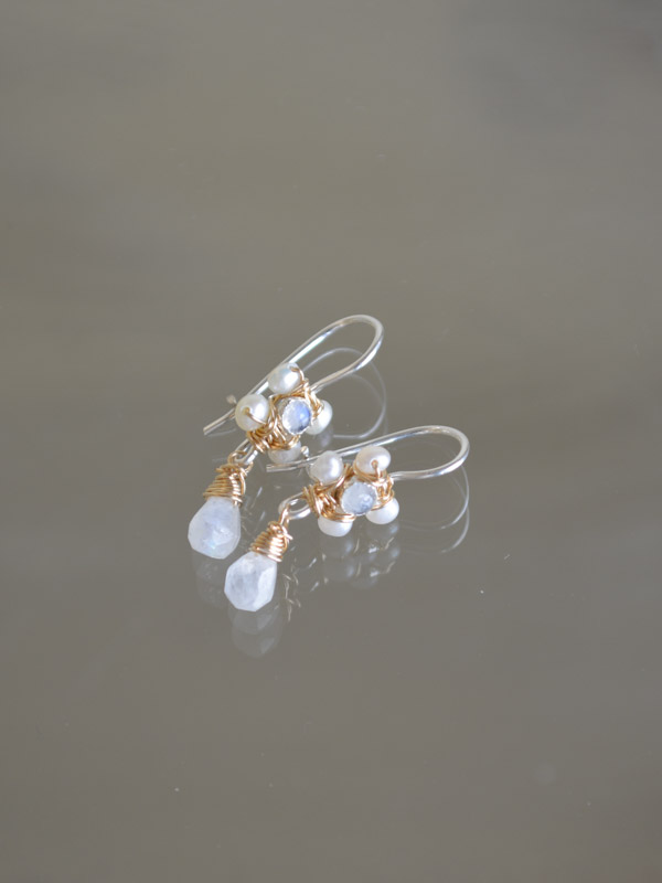 orecchini Jasmine mini pietra di luna e perle