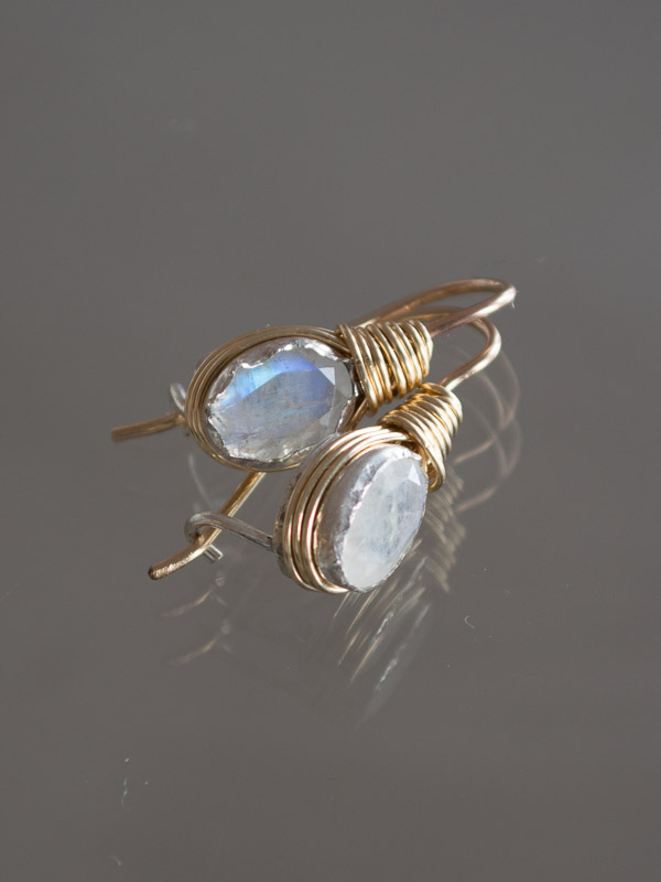 earrings Wire small moonstone