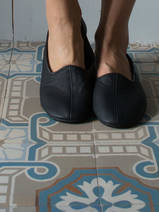 leather house slippers - black