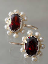 earrings Oval Mandala red crystal, pearls