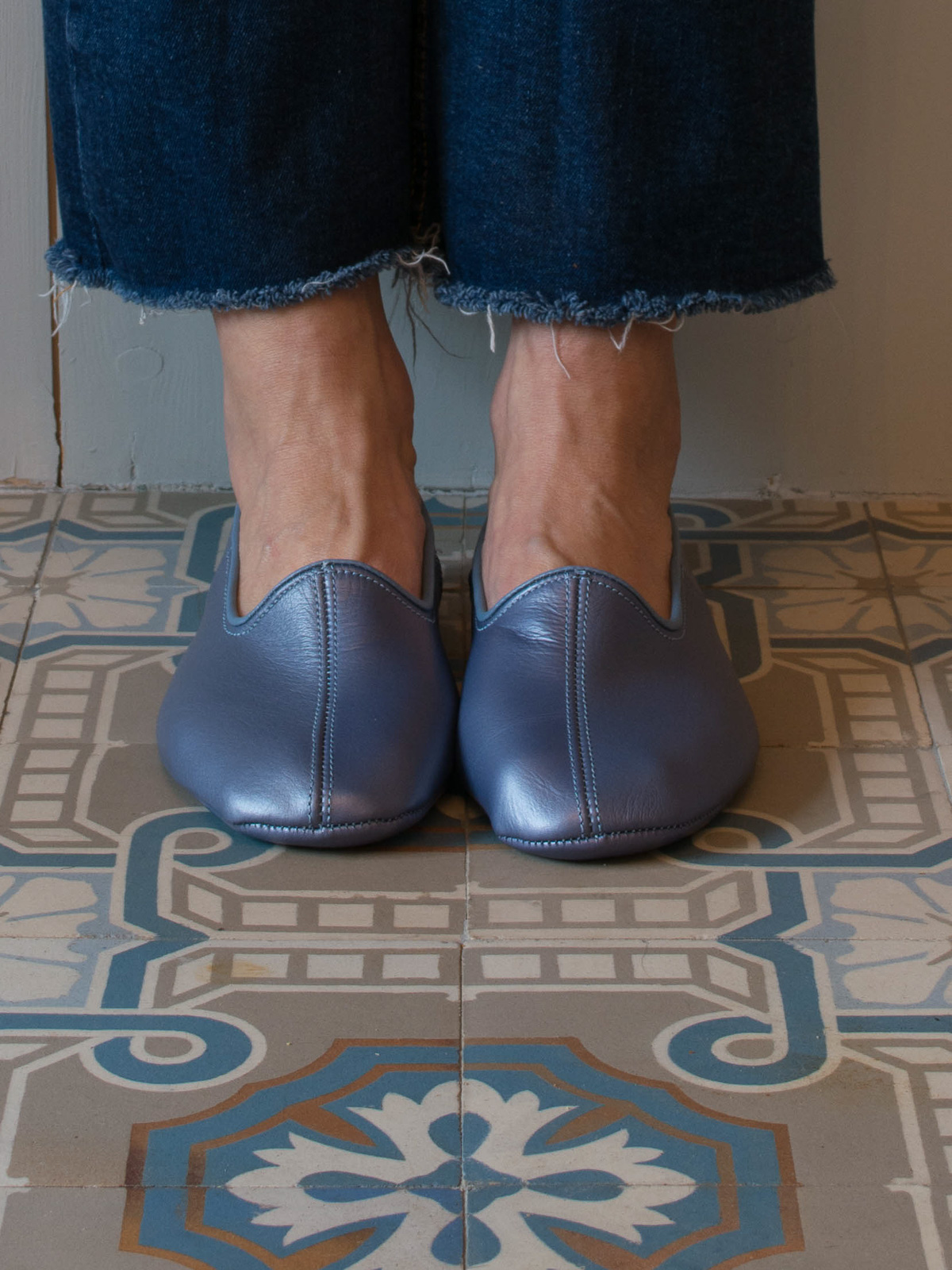 leather house slippers - glossy blue