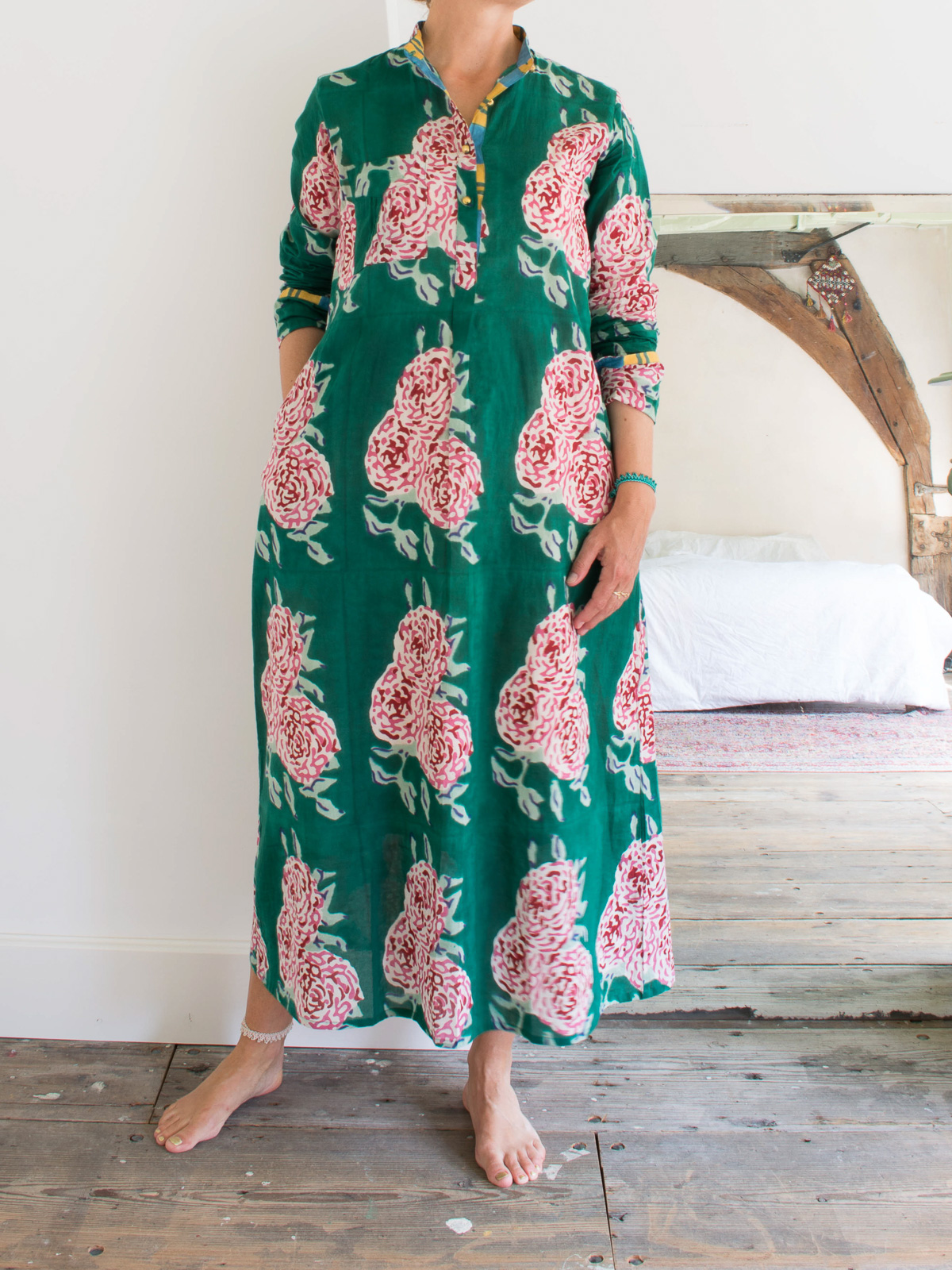Long kurta - dark green with peonies in white, pink and red - XS