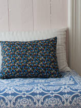 cushion 50x35 cm blue daisies