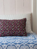 cushion 50x35 cm dark pink daisies