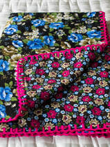 flannel baby blanket à fleurs bleues