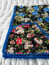 flannel baby blanket à fleurs bleues