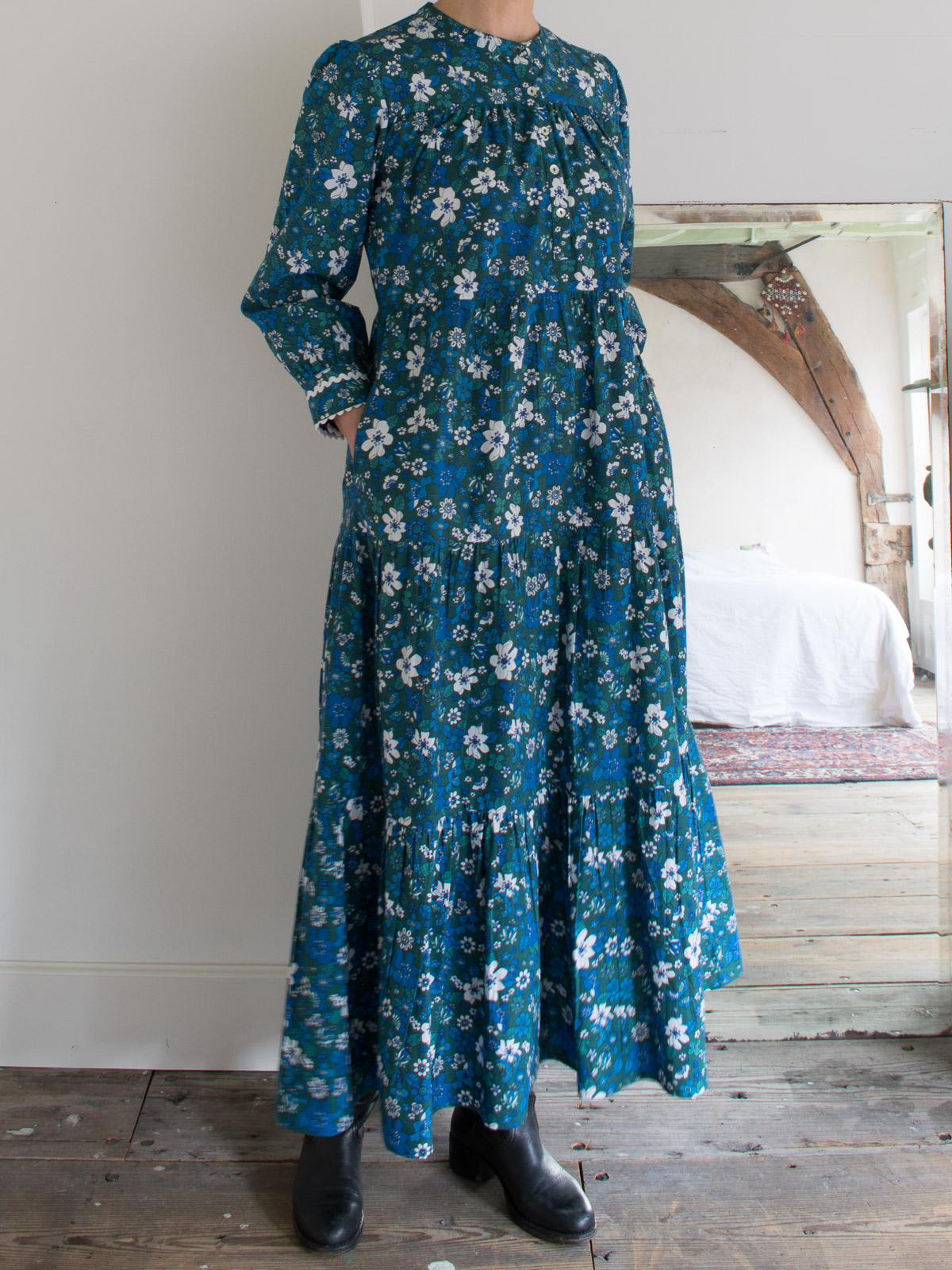 Leger toenemen Glimmend blauw-groen gebloemde jurk - elegante, kleurrijke, comfortabele jurken -  kleding - Ottomania.nl | de officiële Ottomania website