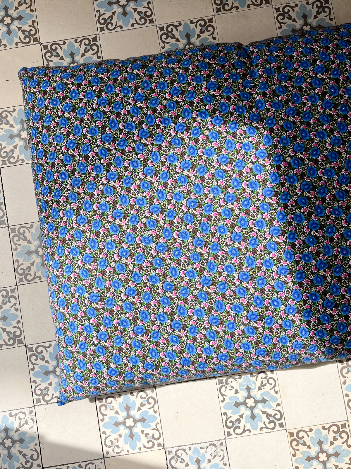 lounge-kissen 120x80 cm blauen Rosen