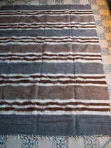 tapis mohair gris avec beige et marron