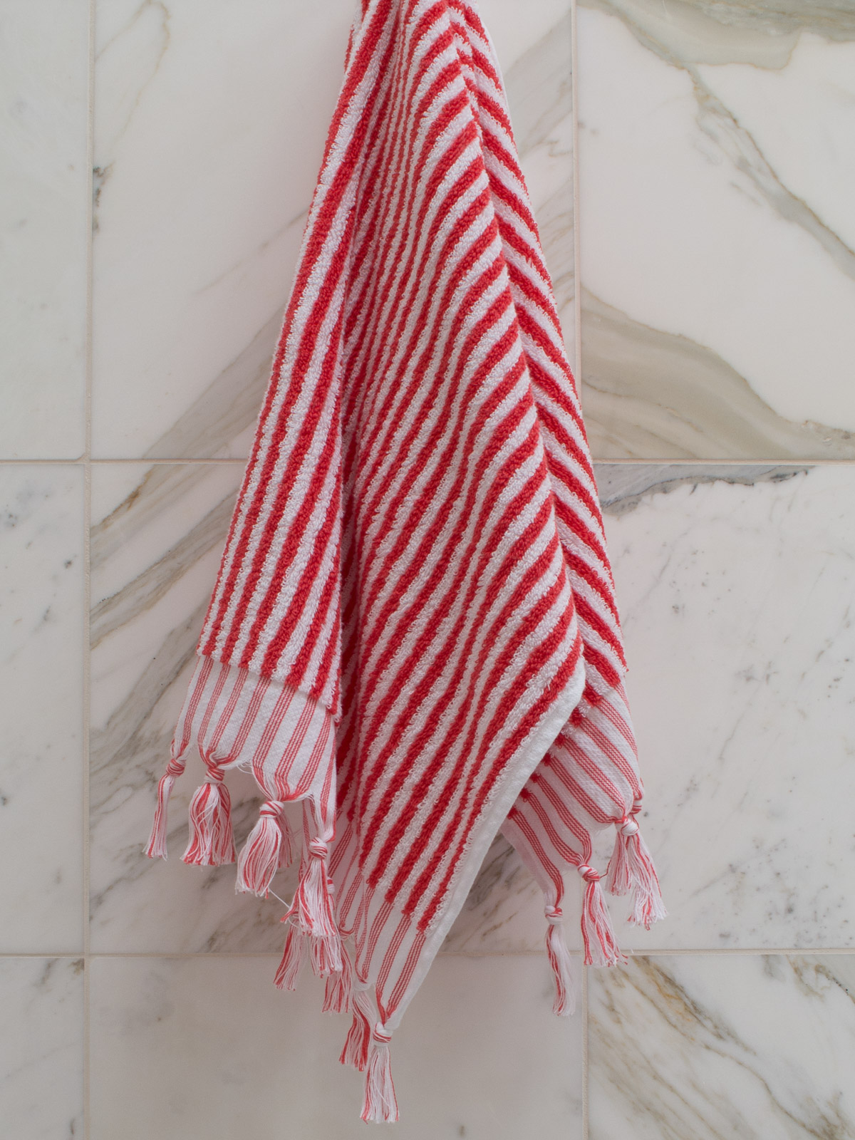 serviette rayée rouge corail 100x45 cm