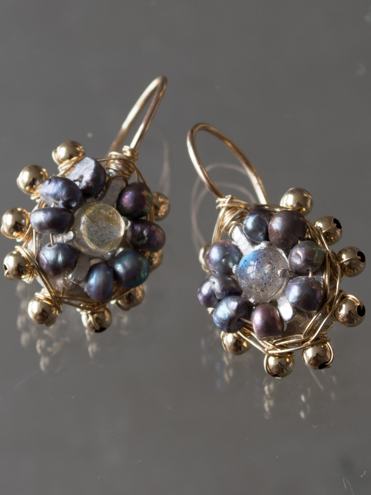 earrings Small Mandala dark pearls, labradorite