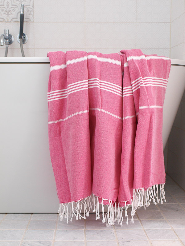 hammam towel fuchsia/white