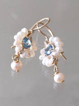 earrings Flower pearls and blue crystal