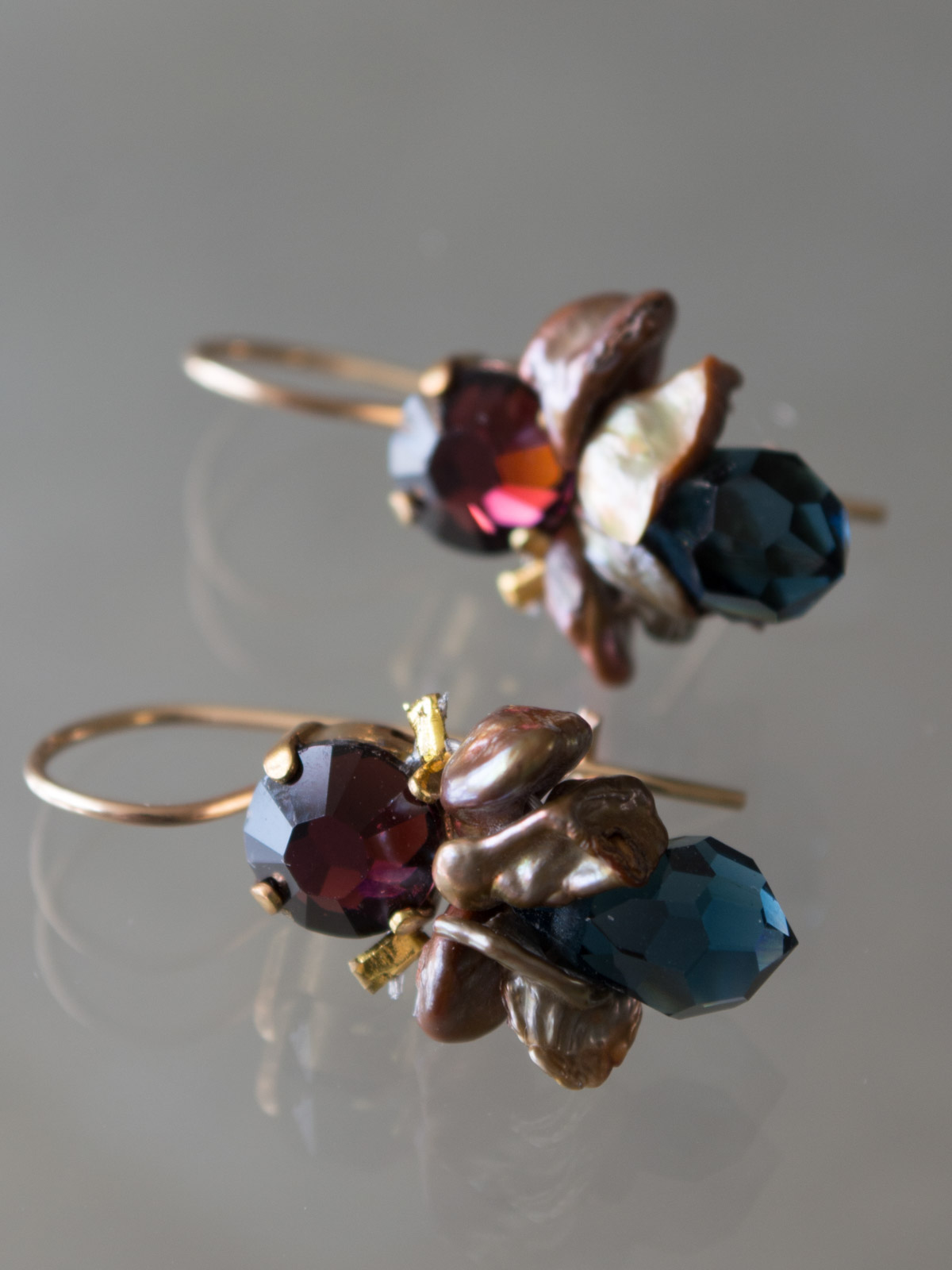 earrings Bee red crystal, pearls, kyanite